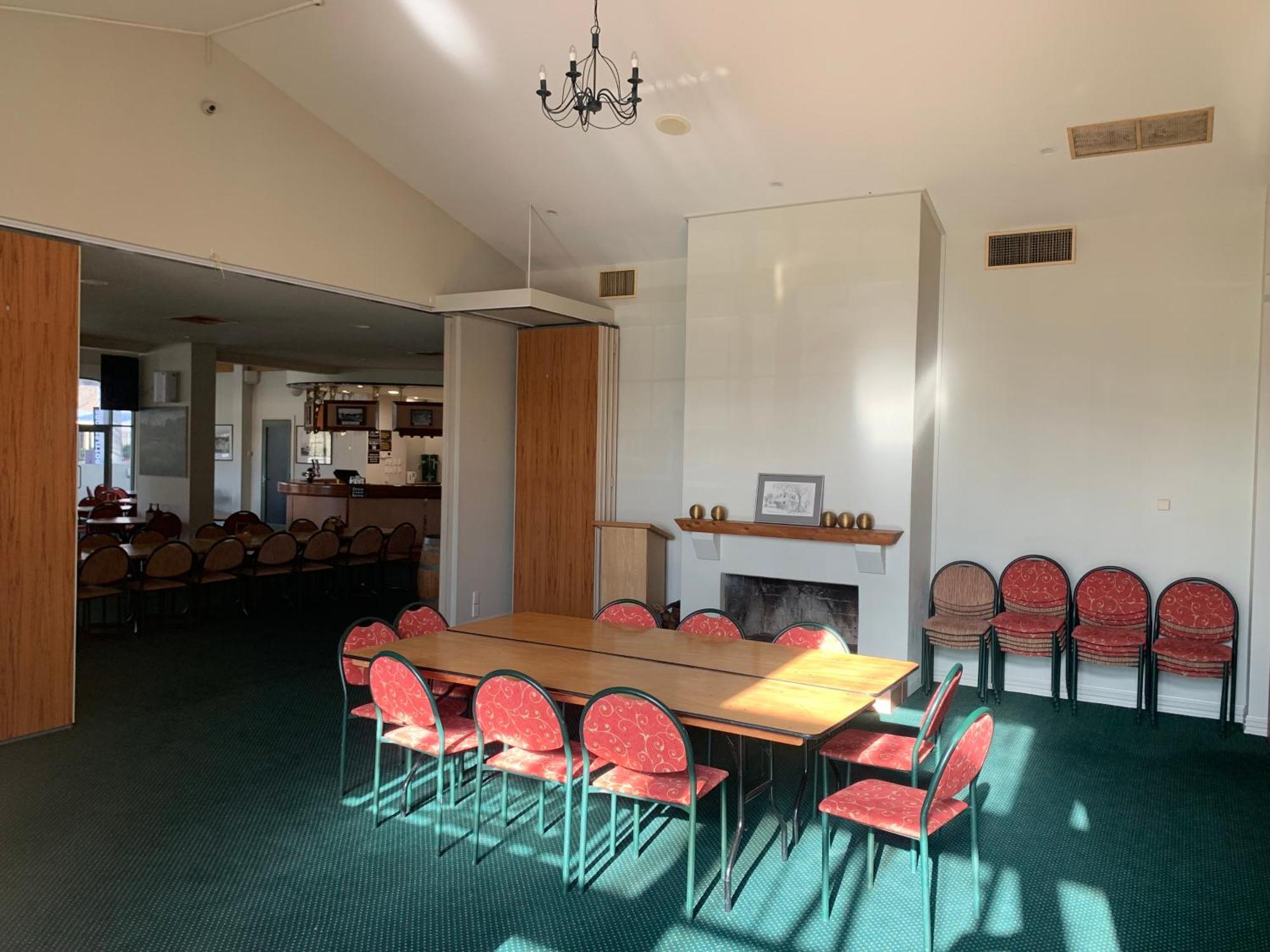 Cheviot Hotel エクステリア 写真